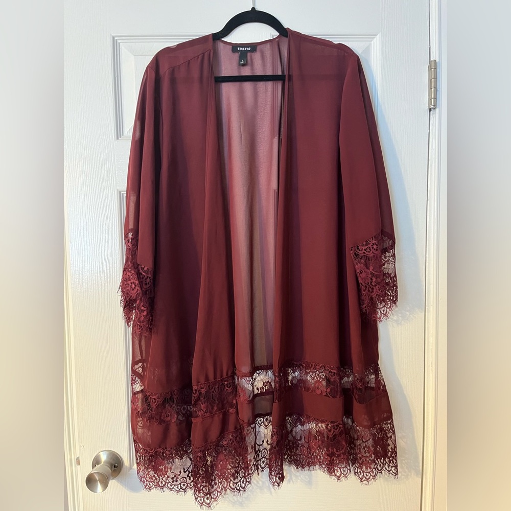 Lace detail kimono